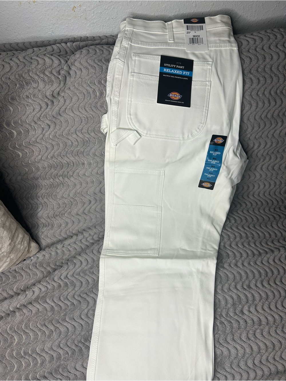 Dickies Men’s Relaxed Fit Cargo Pants - White - Picture 2 of 6